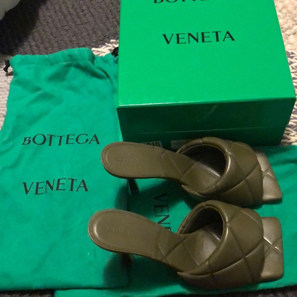 BNIB Bottega Veneta Heeled Sandals